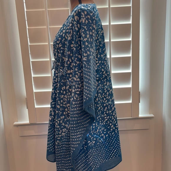 Ann Taylor Loft Beach Coverup - Picture 4 of 8